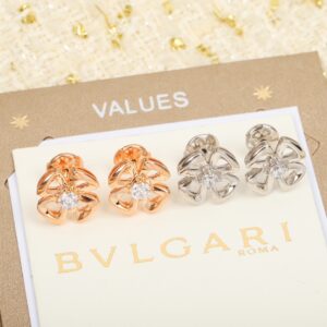 Bvlgari Fiorever Silver Earrings with Central Diamond and Radiant Petal Design