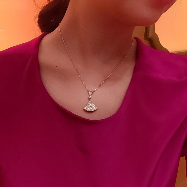Bvlgari Diva's Dream Full Diamond Fan Necklace - Image 9