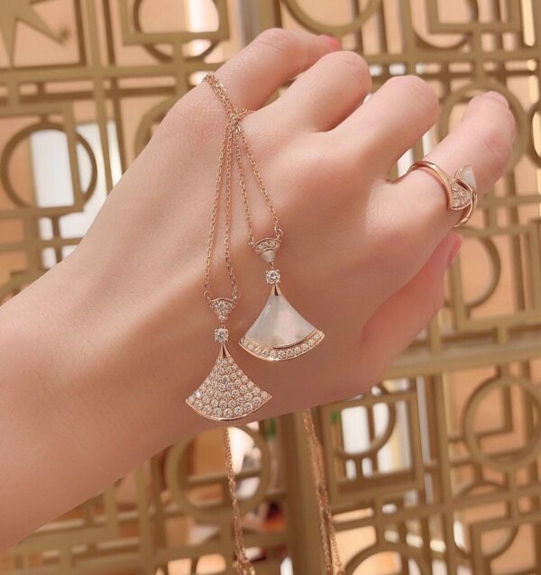 Bvlgari Diva's Dream Full Diamond Fan Necklace - Image 10
