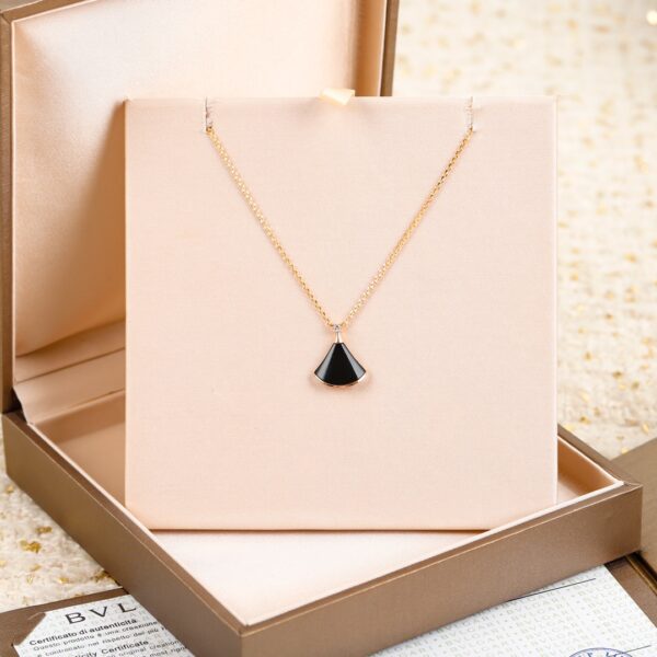 Bvlgari Diva's Dream Small Fan Necklace - Image 3