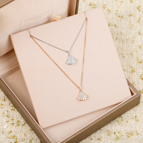 Bvlgari Diva's Dream Small Fan Full Diamond Necklace with Gold Plating