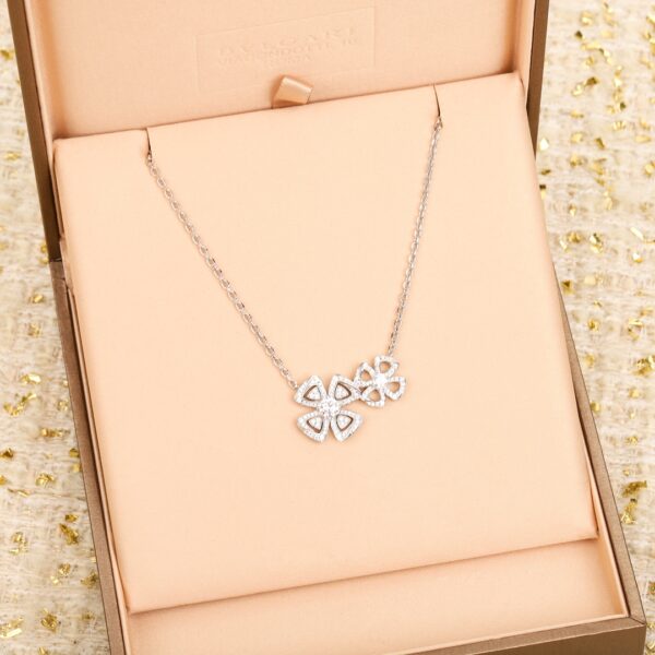 Fiorever Necklace Diamond Petal 925 Silver