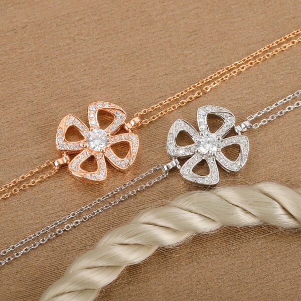 Bvlgari Fiorever flower bracelet