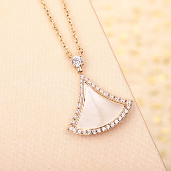 Bvlgari DIVAS' DREAM Large Fan Necklace - Image 3