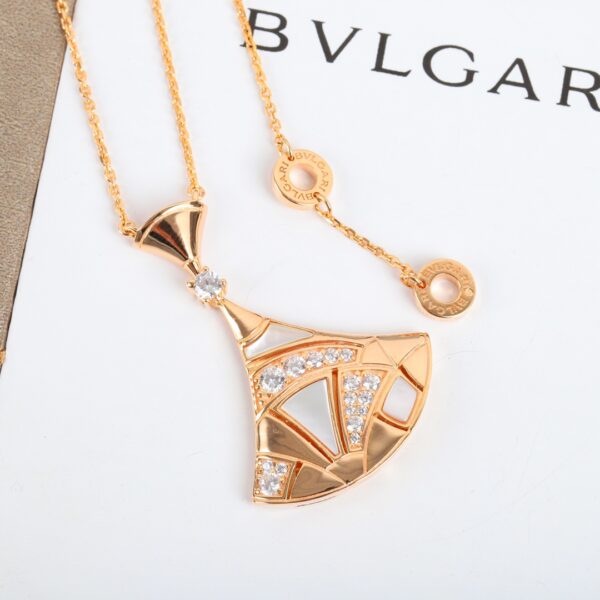 Divas Dream White Mother of Pearl Necklace - Image 4