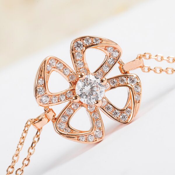 Bvlgari Fiorever flower bracelet