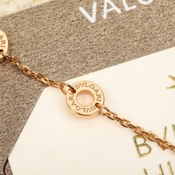 Bvlgari DIVAS' DREAM Rose Gold Bracelet Detail Image 3