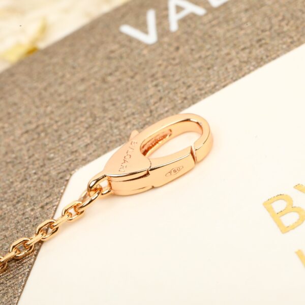 Bvlgari DIVAS' DREAM Rose Gold Bracelet Detail Image 2