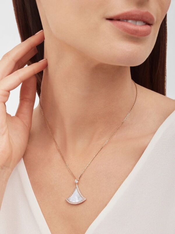 Bvlgari DIVAS' DREAM Large Fan Necklace - Image 9