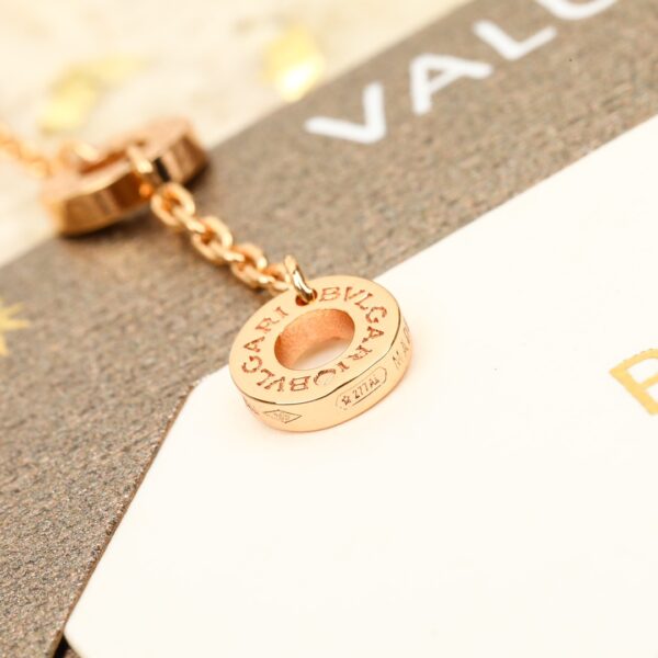 Bvlgari DIVAS' DREAM Rose Gold Bracelet Detail Image 1